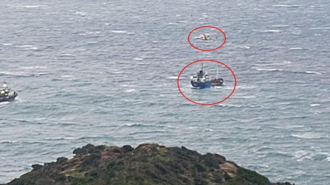 Yük gemisi arıza yaptı, mürettebat helikopterle kurtarıldı
