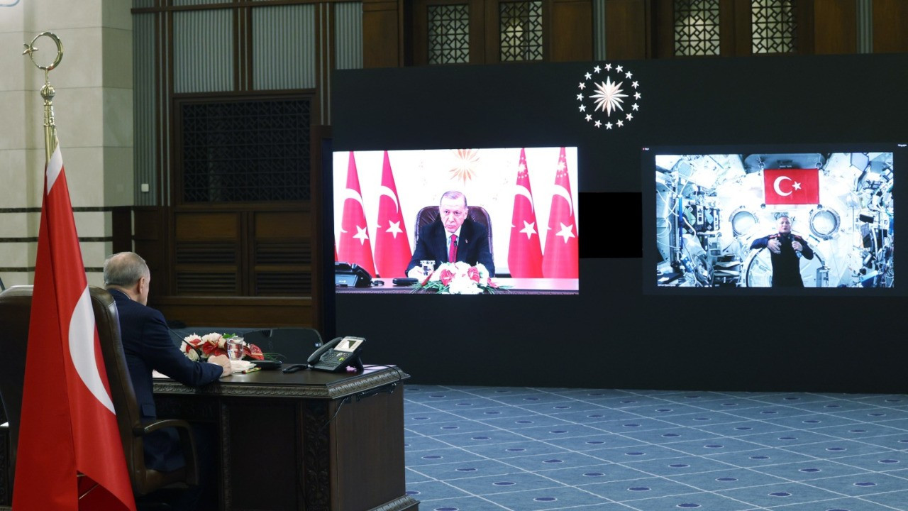Cumhurbaşkanı Erdoğan, Alper Gezeravcı ile görüştü: 'Son olmayacaksın'