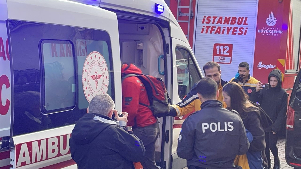Beyoğlu'nda yangın: 1 kişi ağır yaralandı