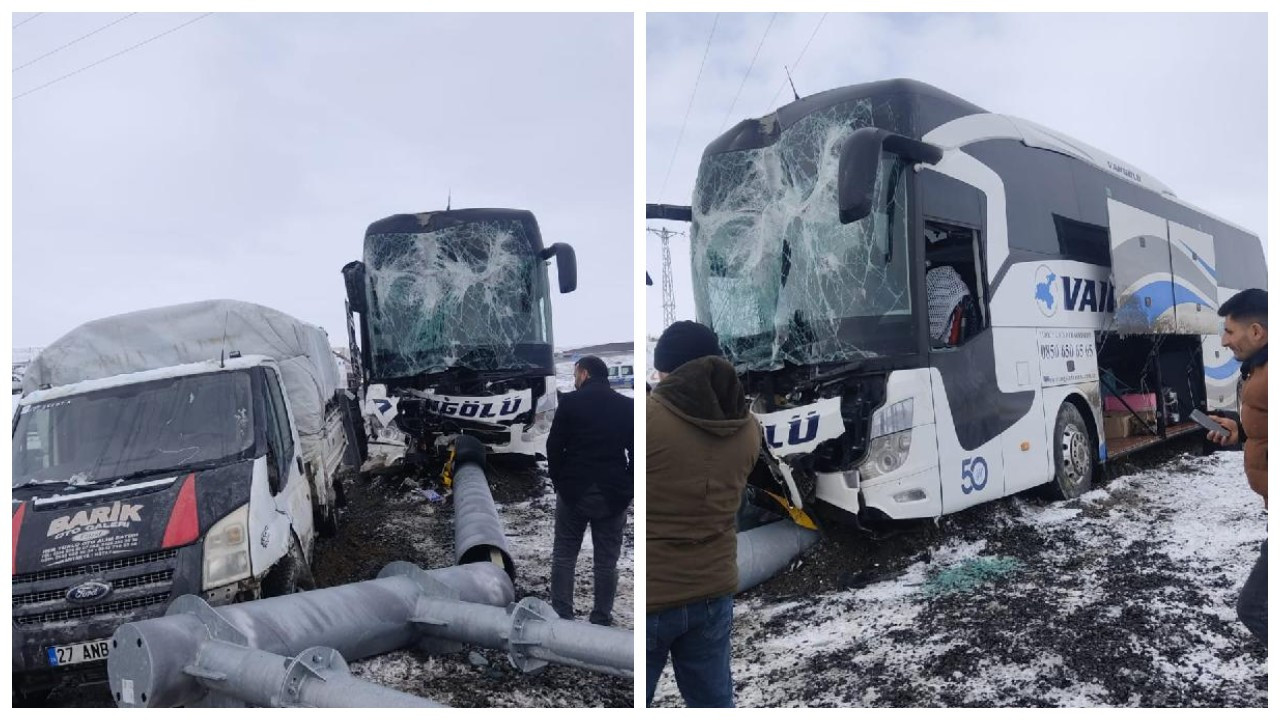 Ağrı'da yolcu otobüsü, kamyonete çarptı: 11 yaralı