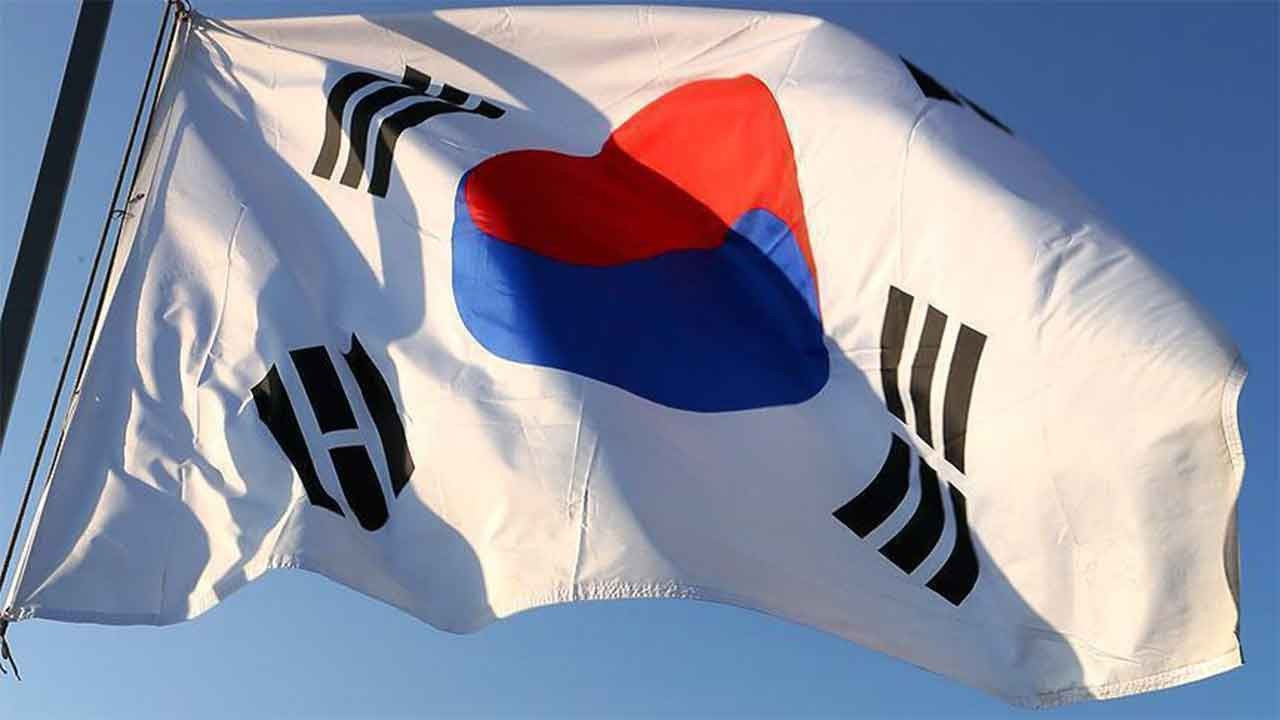 Güney Koreli milletvekili sokakta saldırıya uğradı: Şüpheli gözaltında