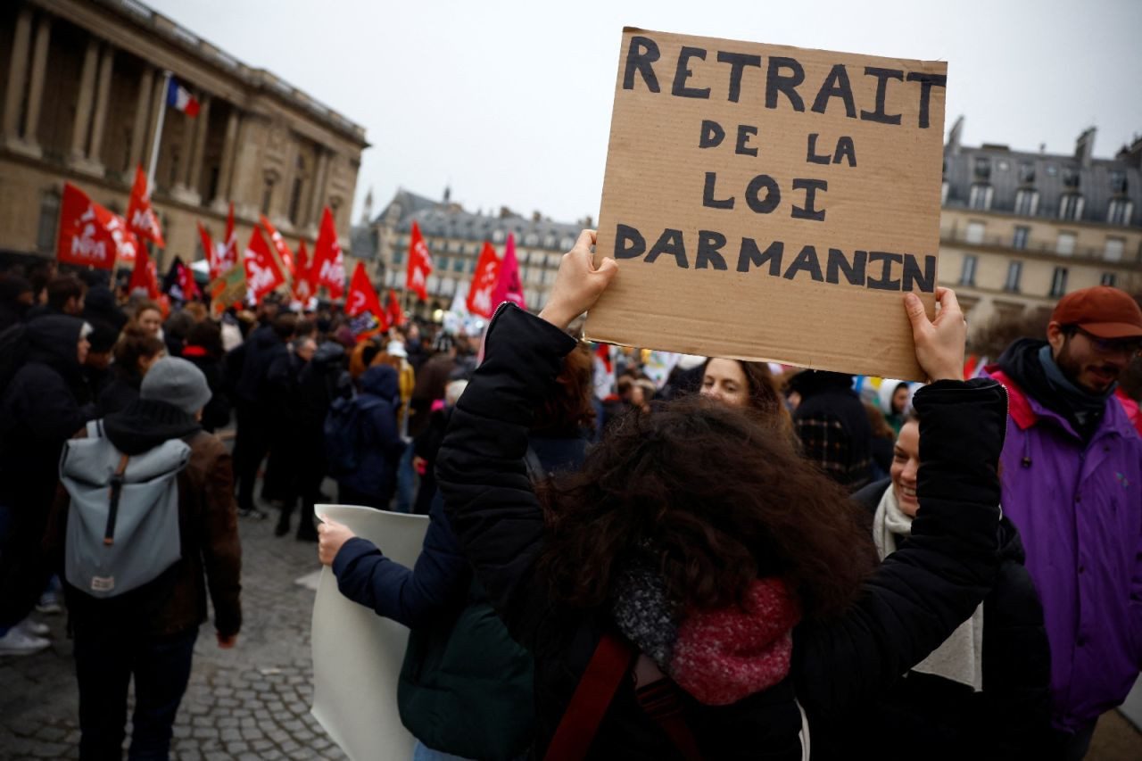Fransa'da çiftçiler ve göç yasası karşıtları sokakta: 'Bizim sonumuz, sizin açlığınız olacak' - Sayfa 2
