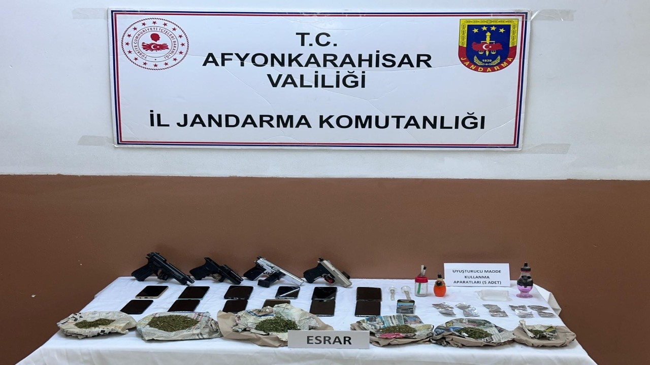 Afyon'da uyuşturucu operasyonu: 4 gözaltı