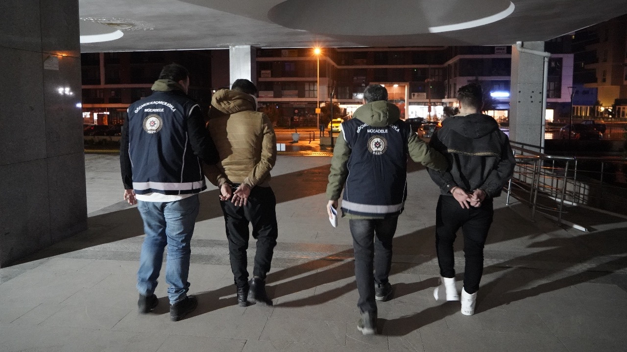 Edirne'de 2 göçmen kaçakçısı tutuklandı