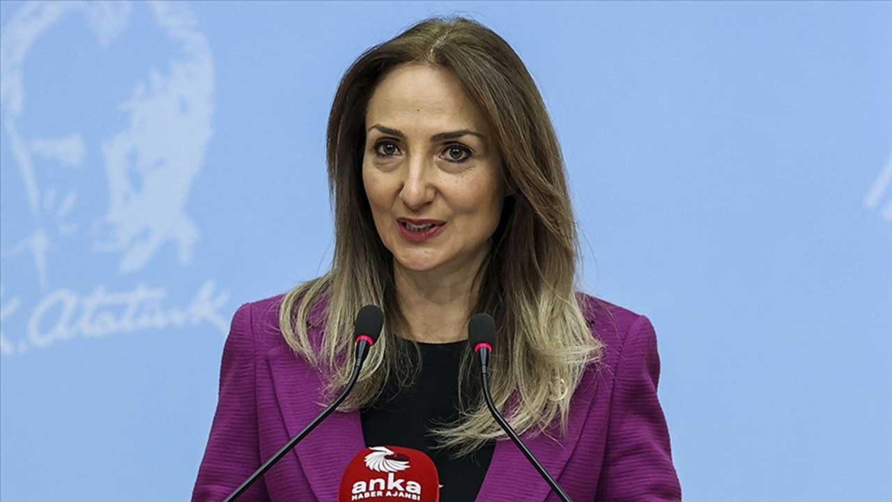 Aylin Nazlıaka: Dünyanın her yerinde laiklik karşıtları kadını hedef alır, tıpkı mevcut iktidar gibi
