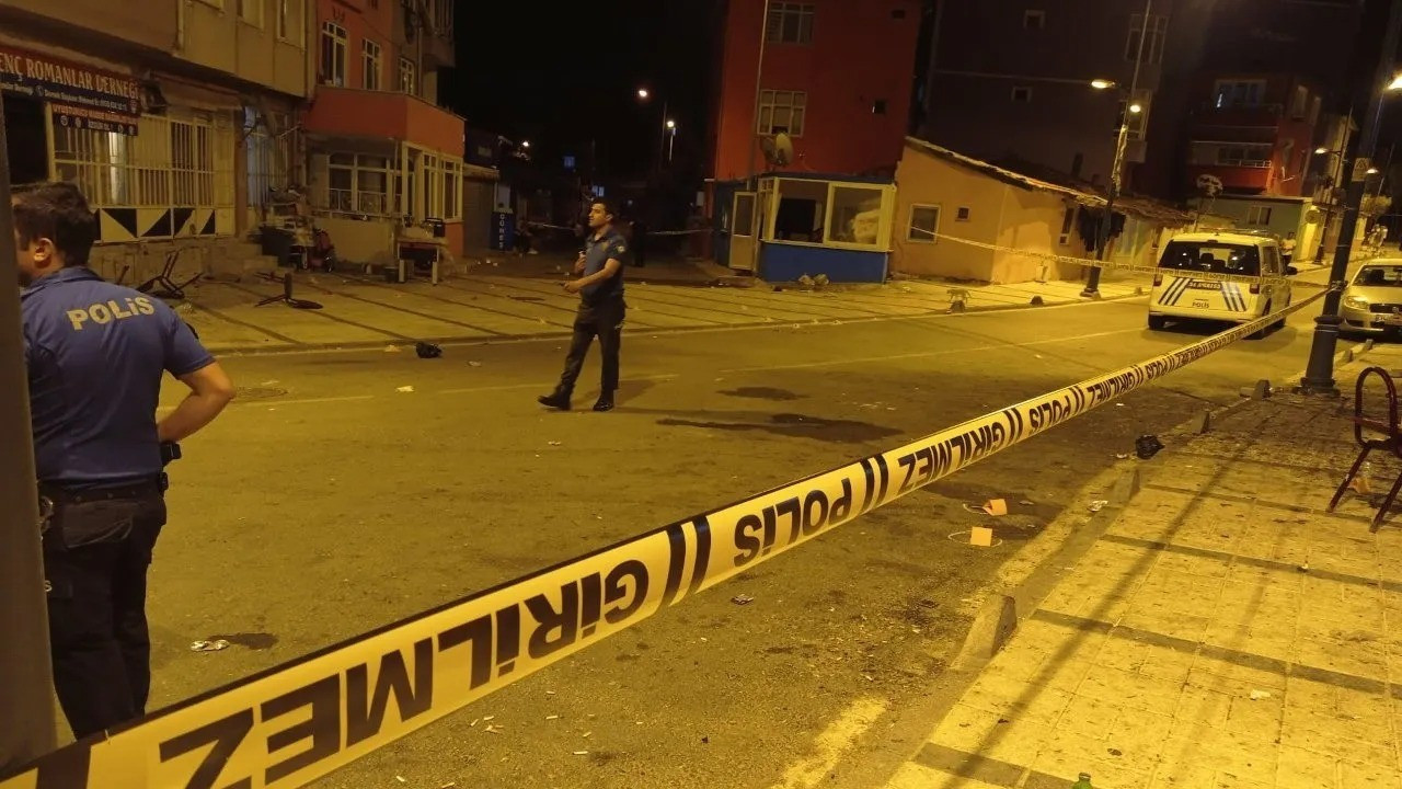 Başakşehir'de işyerine el bombalı saldırı