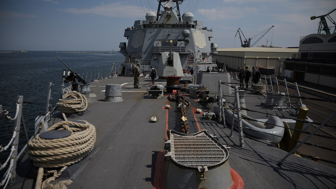 Husiler: ABD donanmasına ait USS Gravely'yi hedef aldık