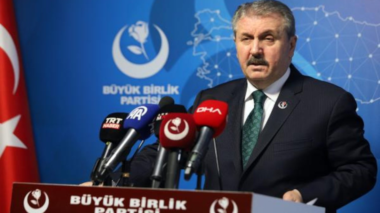 Destici AYM'yi hedef aldı: Türkiye'yi karıştırıyor