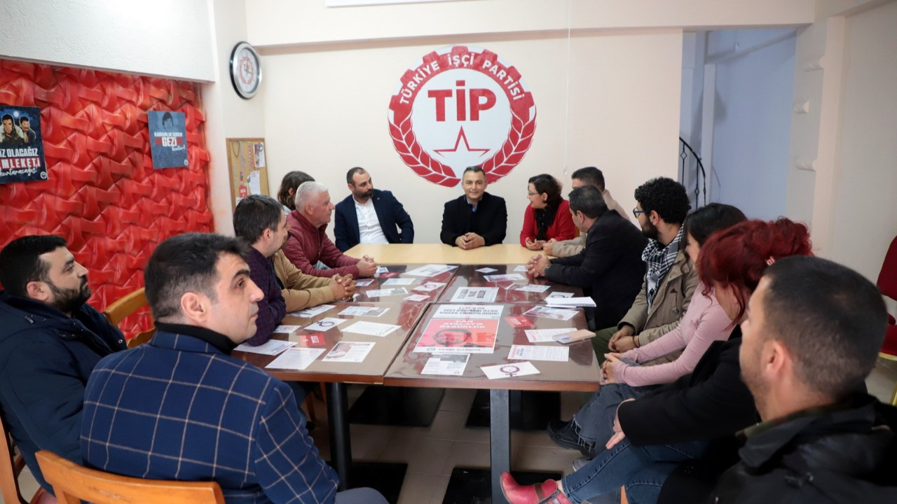 CHP’li Kara, Manavgat'taki siyasi partileri ziyaret etti