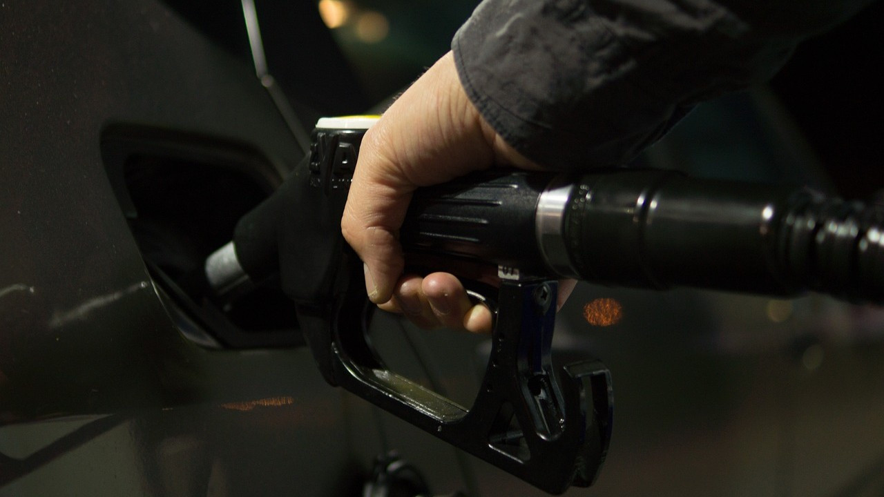 Benzin için 'perşembe' uyarısı: Büyük zam geliyor