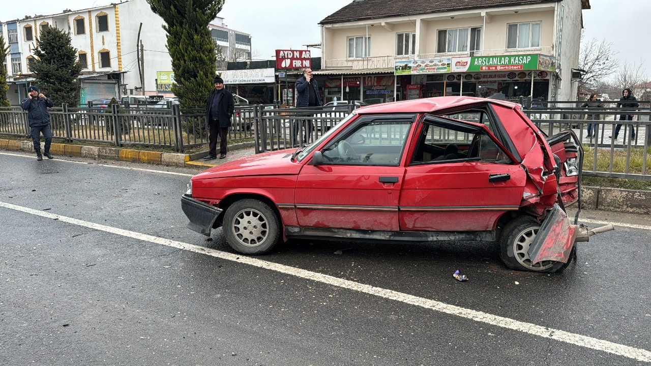 Elazığ-Bingöl yolunda kaza: 2 yaralı