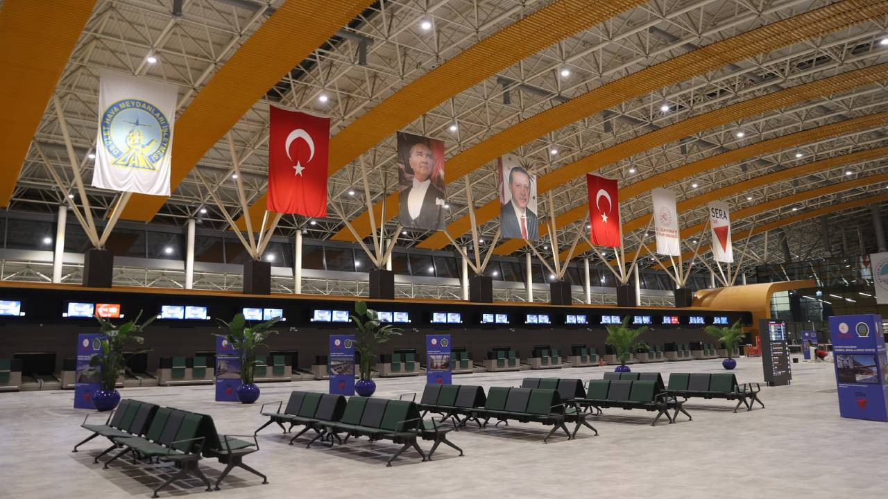 Kayseri Havalimanı'nın yeni terminal binası açıldı: İlk yolcular İstanbul'dan