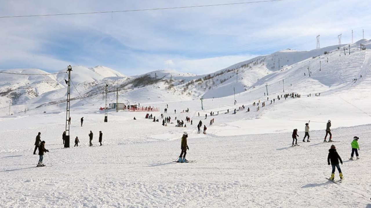 Bitlis'teki kayak merkezi yarıyıl tatilinde 30 bin kişiyi ağırladı