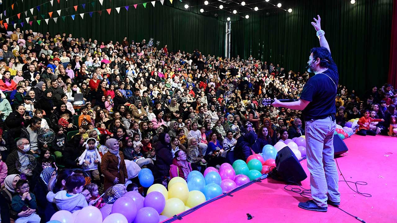 'Geleneksel Yarıyıl Çocuk Festivali'ne 6 bin 500 kişi katıldı