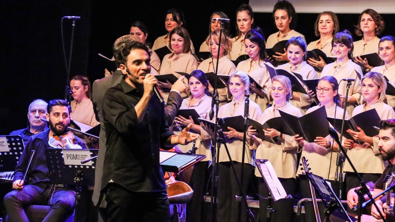 Depremlerin birinci yılında '11 İlin Türküsü' konseri verildi