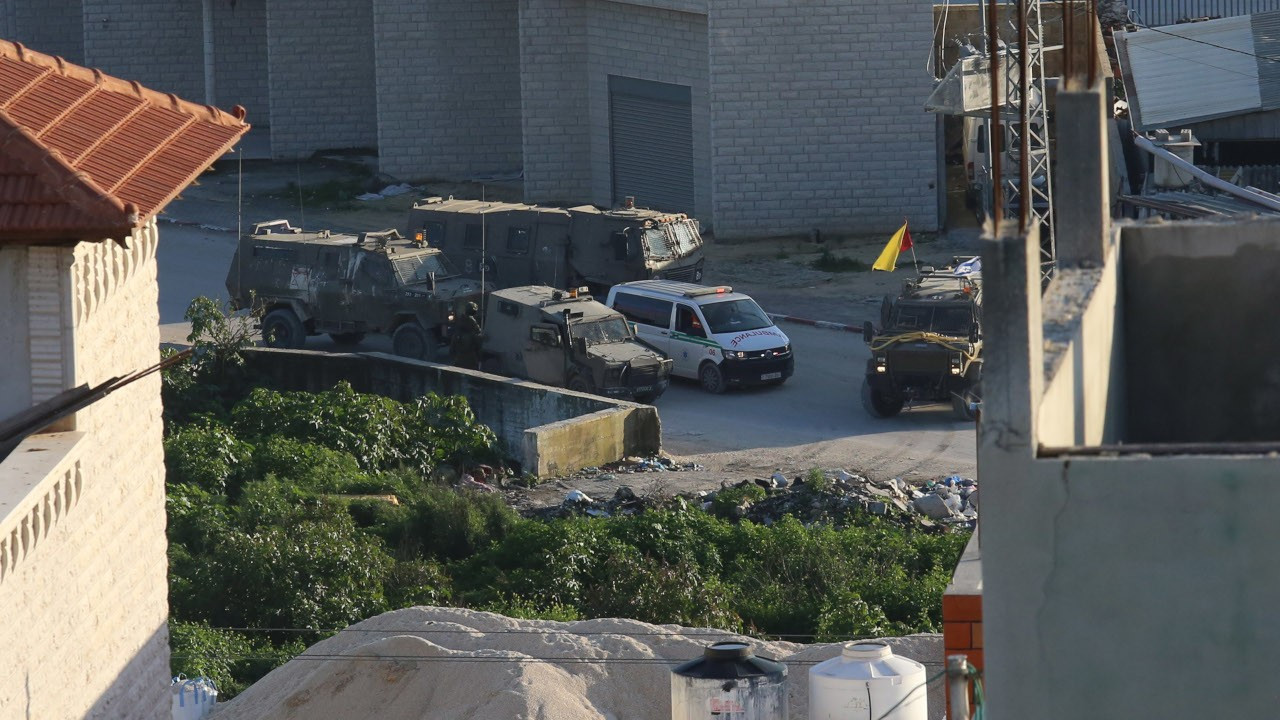 İsrail, Batı Şeria'da 2 mülteci kampına baskın düzenledi