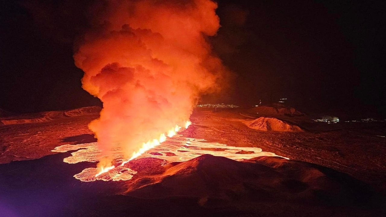 İzlanda'da üç ayda üçüncü yanardağ patlaması