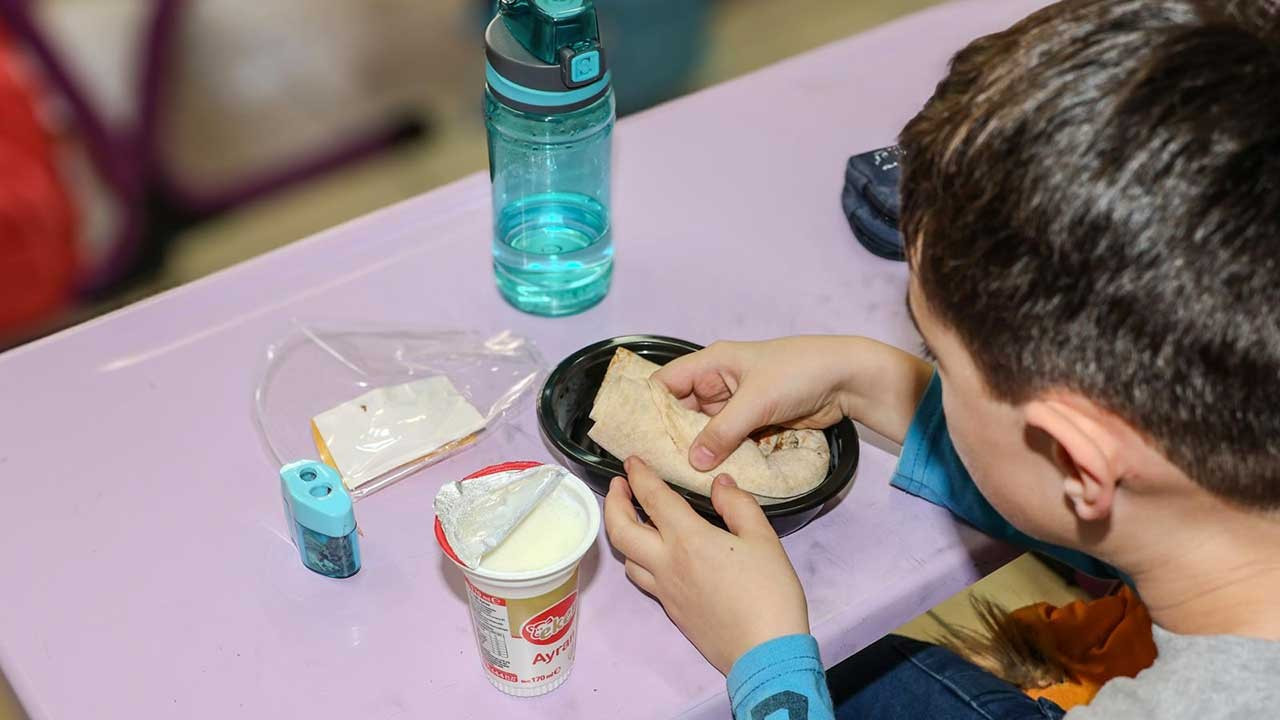 Çankaya Belediyesi'nden her gün 3 bin çocuğa öğle yemeği