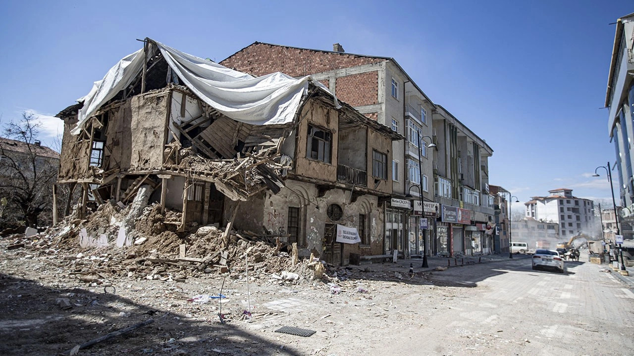Malatya'da zarar gören tescilli binalarda restorasyon hızlandı
