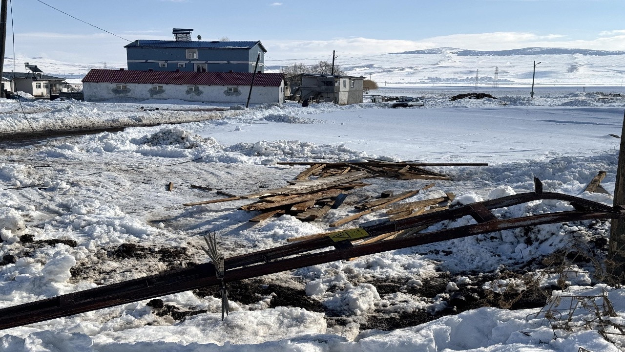 Kar ve tipiden etkilenen Ardahan'da hasar tespit çalışmaları sürüyor
