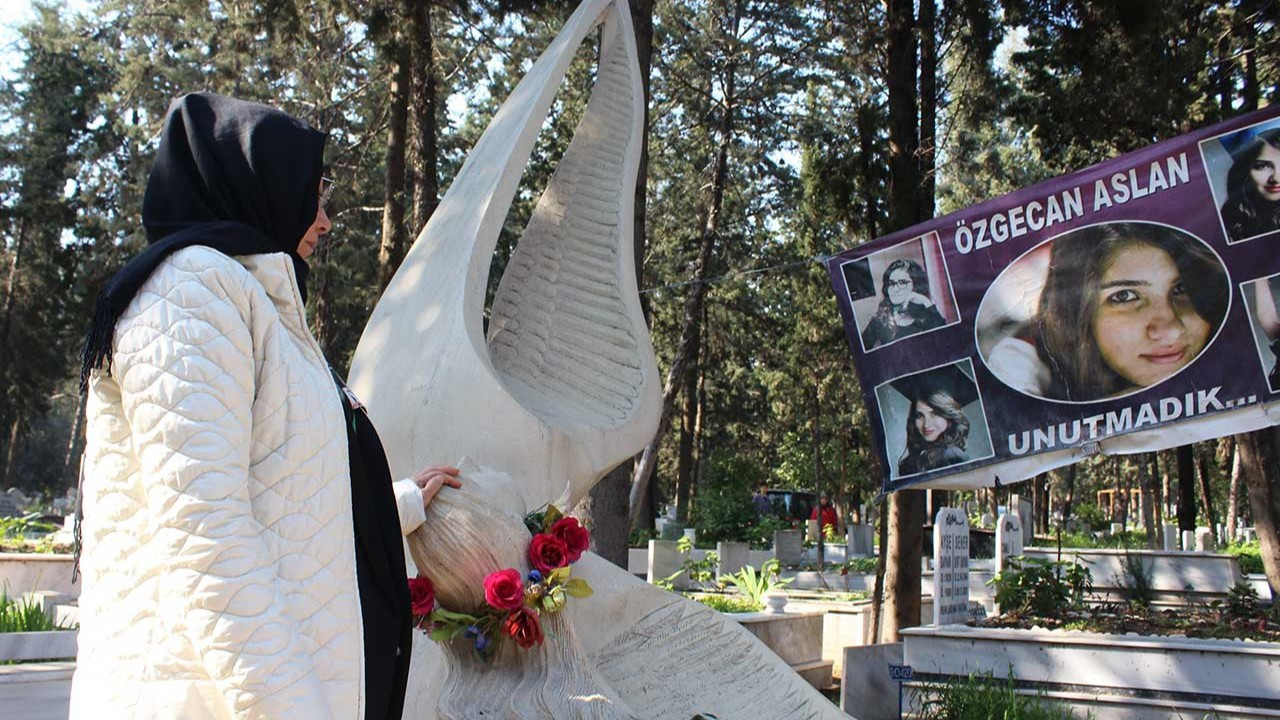 Özgecan Aslan anıldı: 'Özge'mden sonra 5 bin kadın öldürüldü'