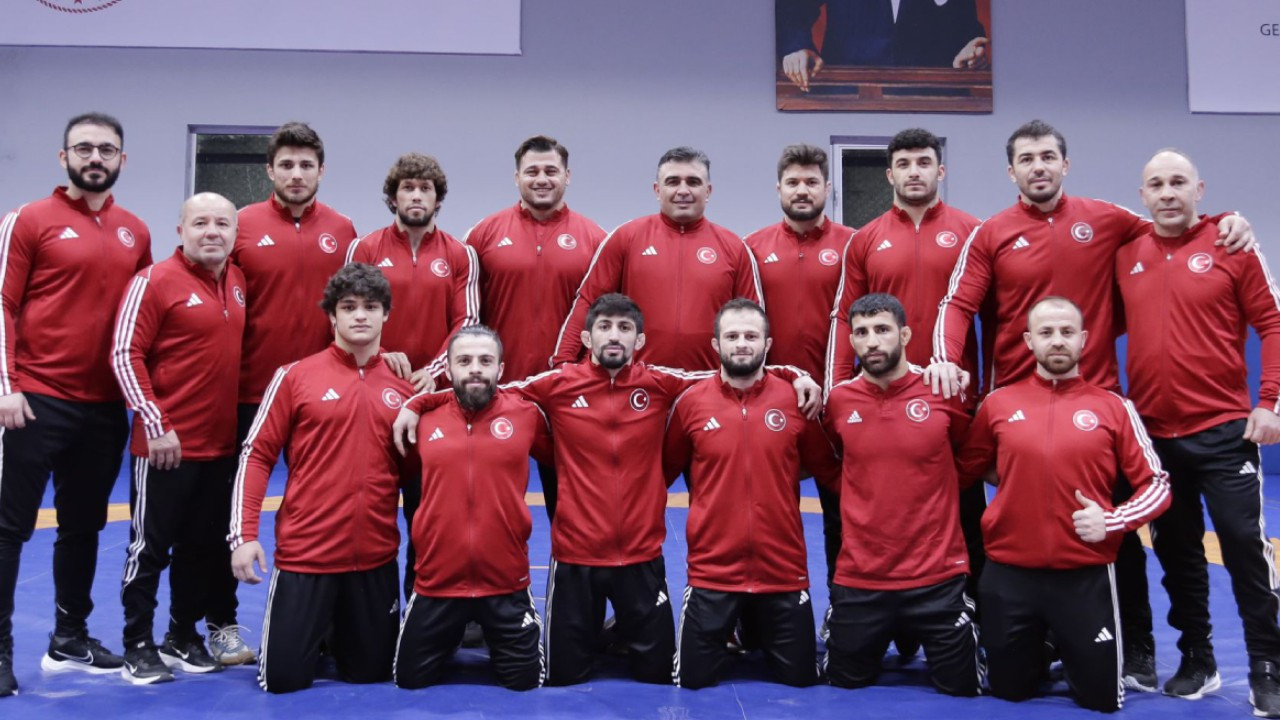 Milli Güreşçiler 30 sporcu ile Romanya'da mindere çıkıyor