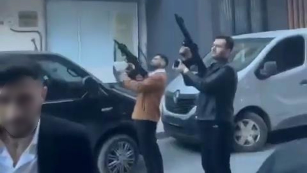 Başakşehir'de uzun namlulu silahlarla havaya ateş açtılar