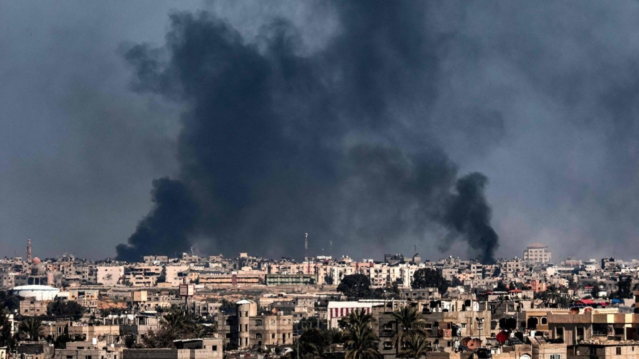 Hamas: İsrail'in Gazze'ye saldırılarında ağır yaralanan 8 rehineden 3'ü öldü