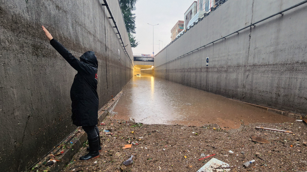 Antalya'da bir kişinin öldüğü alt geçitte su 2,5 metre yükselmiş