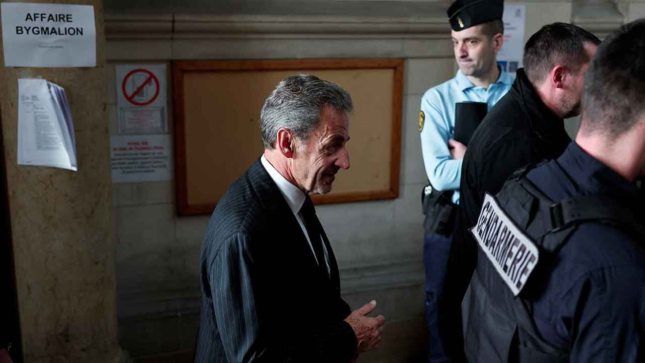 İstinaf mahkemesi, Sarkozy'ye verilen hapis cezasını onadı