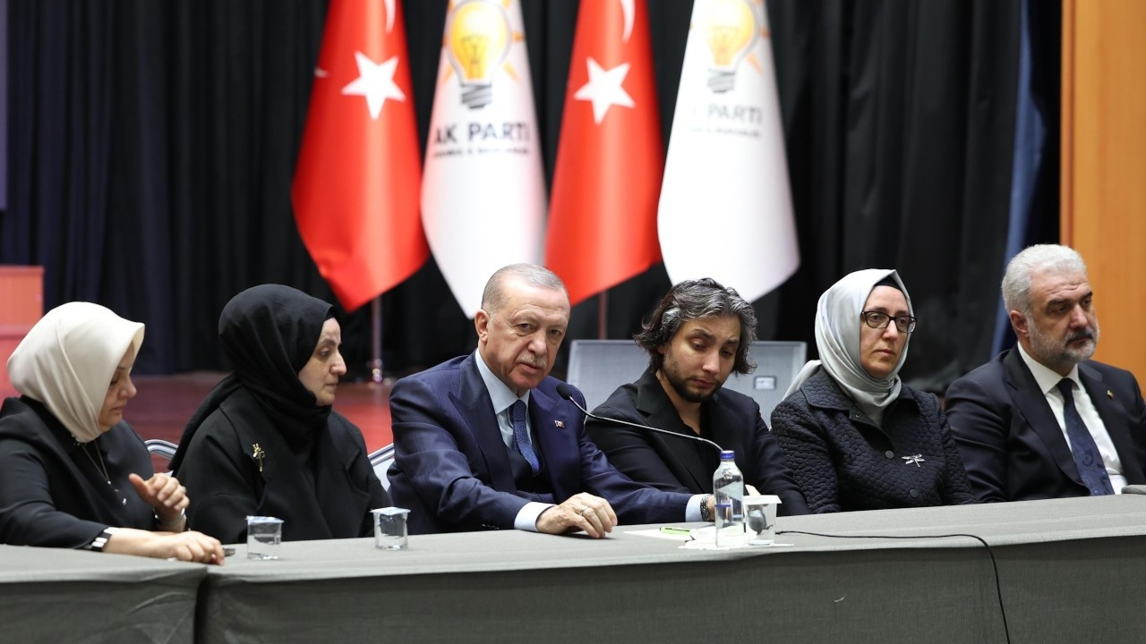 Erdoğan'dan AK Parti İstanbul İl Başkanlığı'na taziye ziyareti