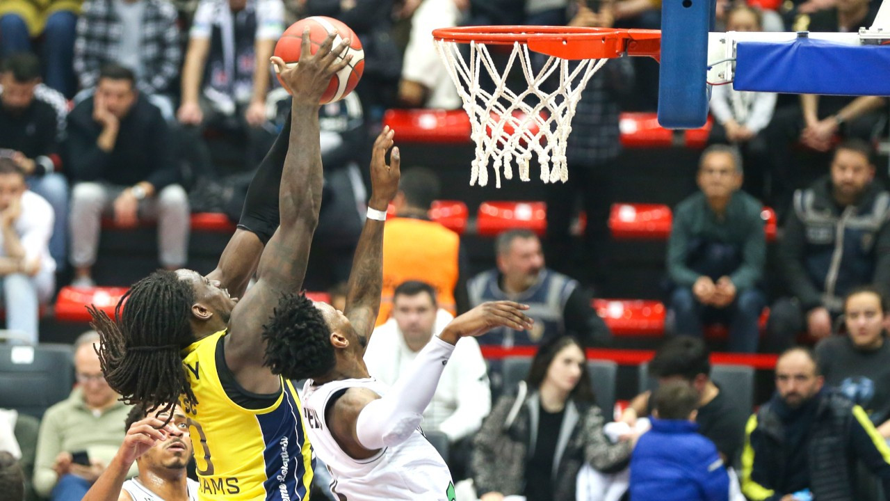 Fenerbahçe Beşiktaş'ı farklı mağlup etti, finalde Anadolu Efes'le eşleşti