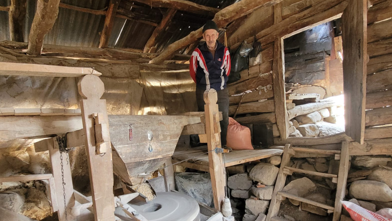 Samsun'da 150 yıllık su değirmeninin çarkları dönmeye devam ediyor