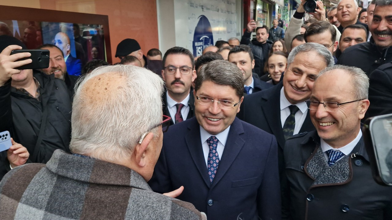 Yılmaz Tunç, CHP seçim ofisini ziyaret etti: Başkanım devrediyormuşsunuz bu dönem