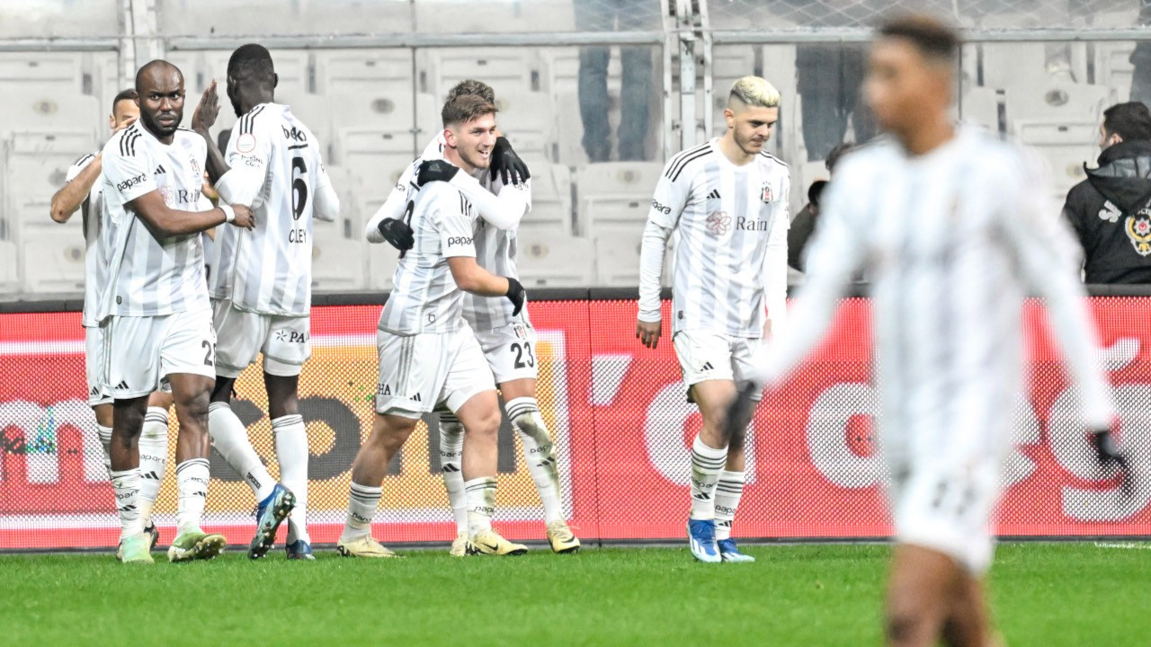 Beşiktaş Dolmabahçe'de ikinci yarı açıldı: 2-0