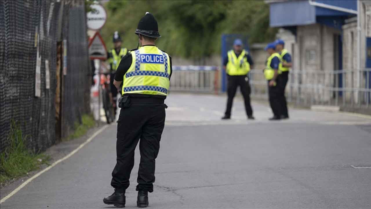 İngiltere'de 3 çocuk evde ölü bulundu: Şüpheli gözaltında