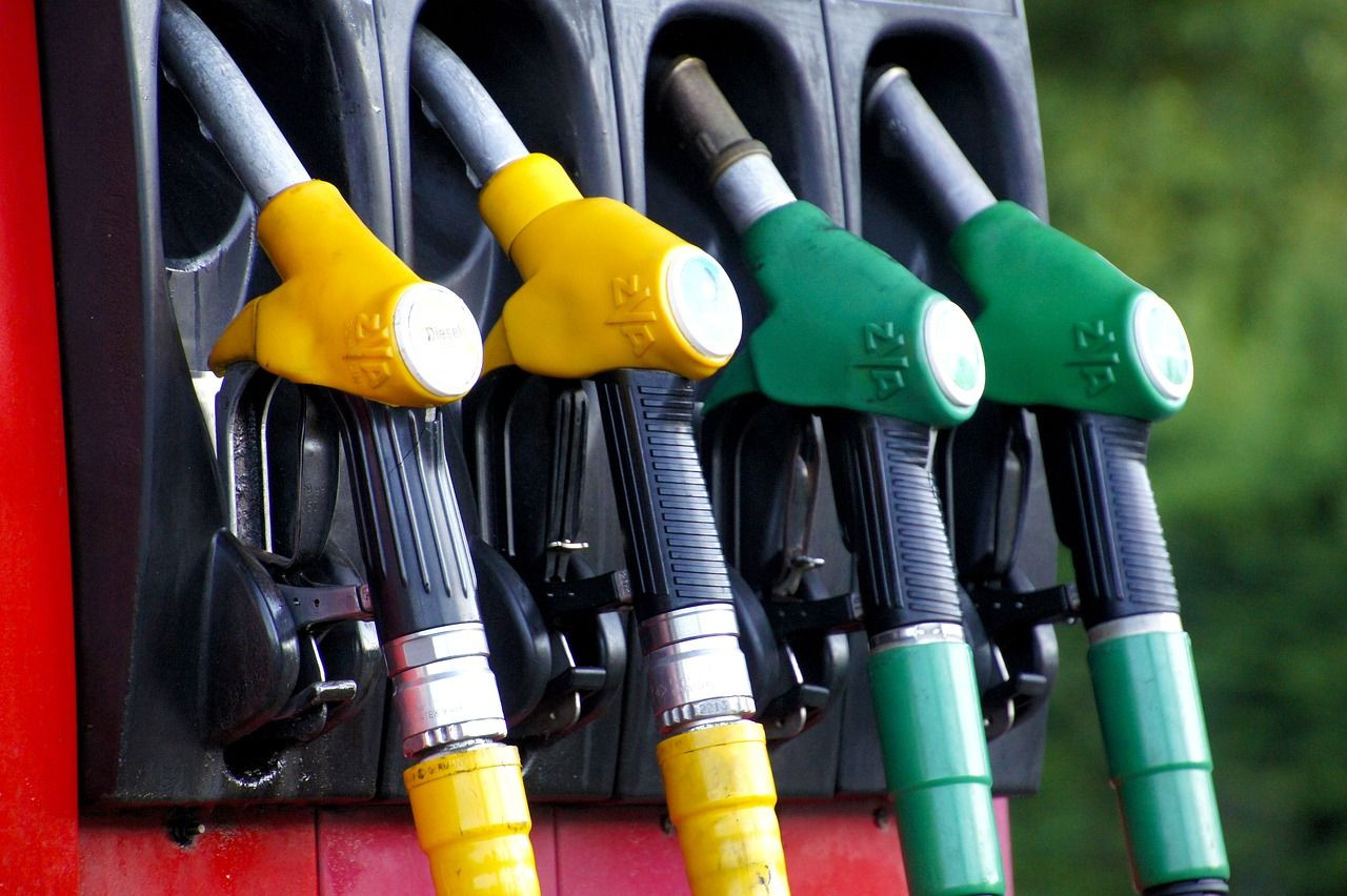 Benzin ve motorine indirim: Akaryakıt fiyatları güncellendi - Sayfa 1
