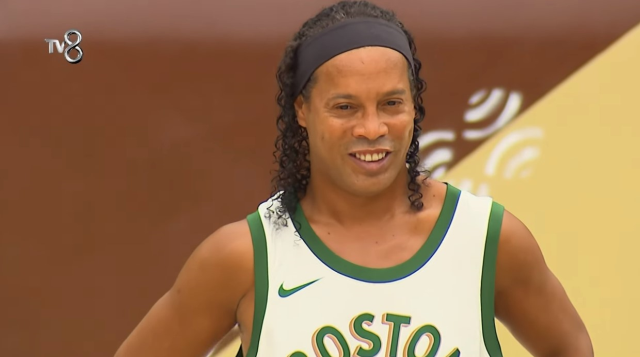 Acun Ilıcalı ile takım oldu: Ronaldinho, Survivor All Star'da - Sayfa 1