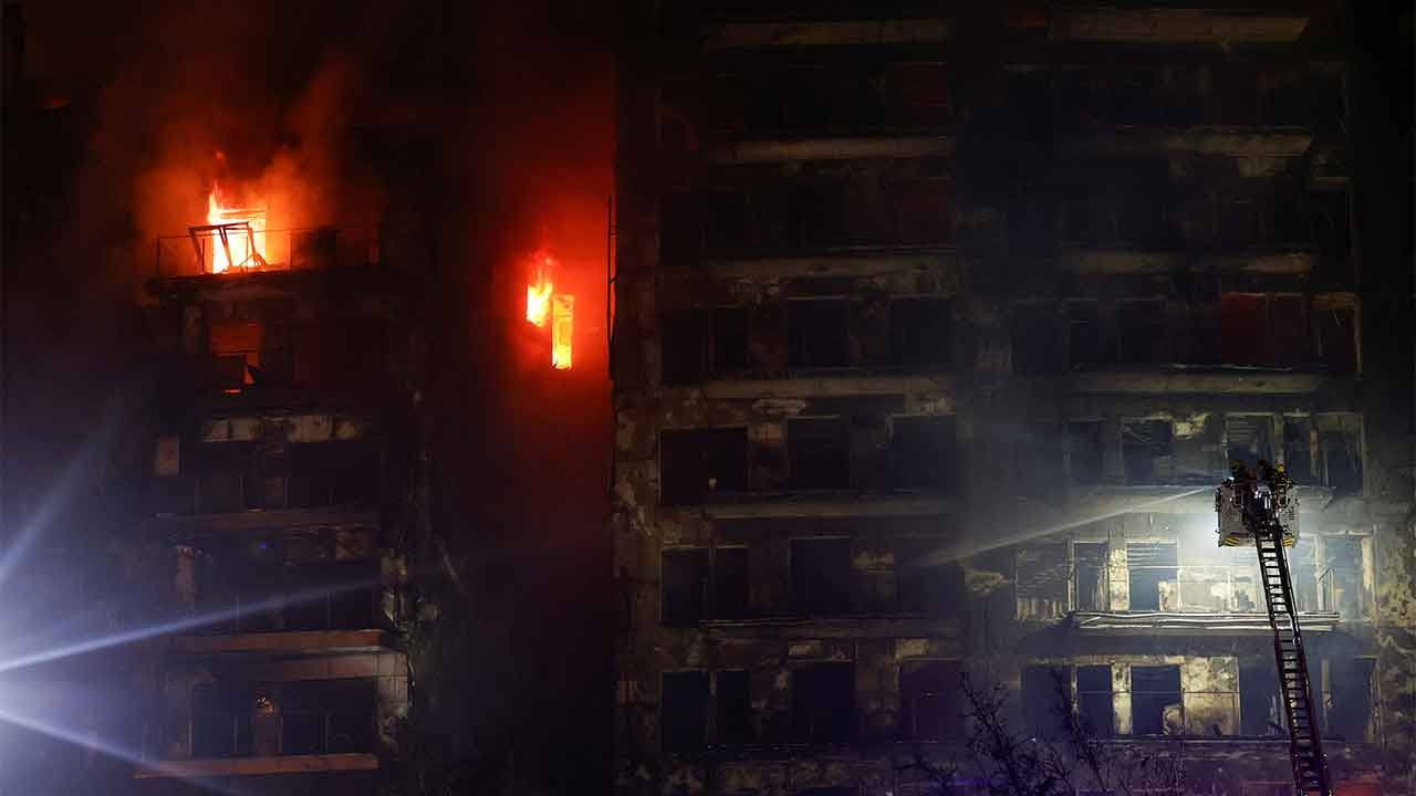 İspanya'da apartmanda yangın: 4 kişi hayatını kaybetti