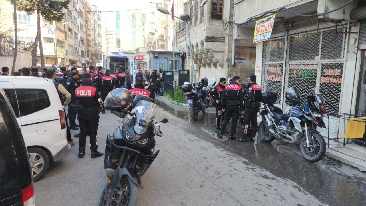 Urfa'da polis merkezi önünde kavga: 2 yaralı, 5 gözaltı