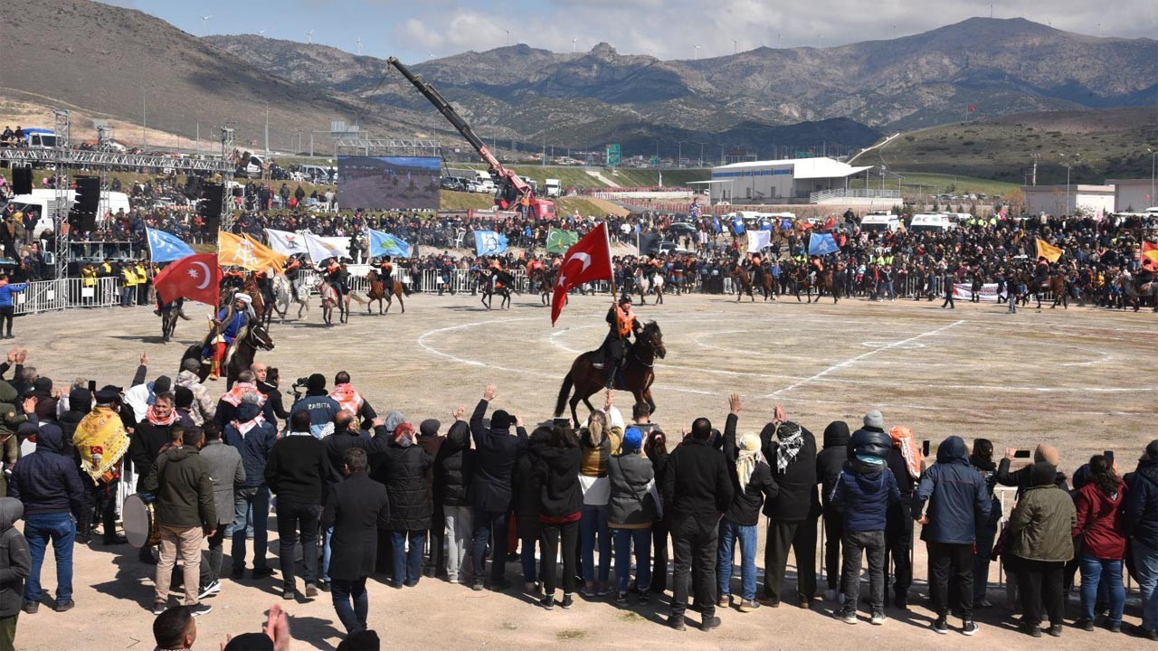 11.Türkelli Folklorik Deve Gösterisi'ne 165 deve katıldı