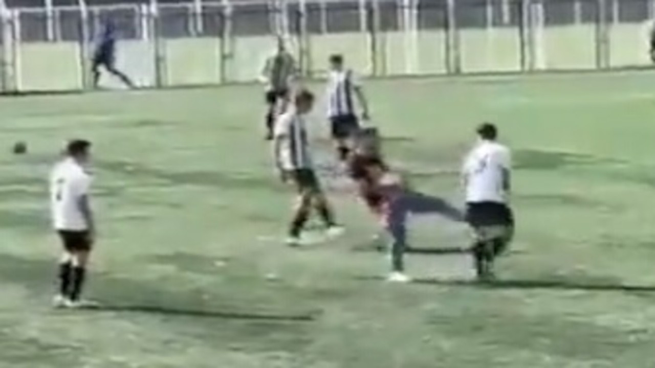 16 yaşındaki futbolculara saldıran fanatik taraftar yakalandı