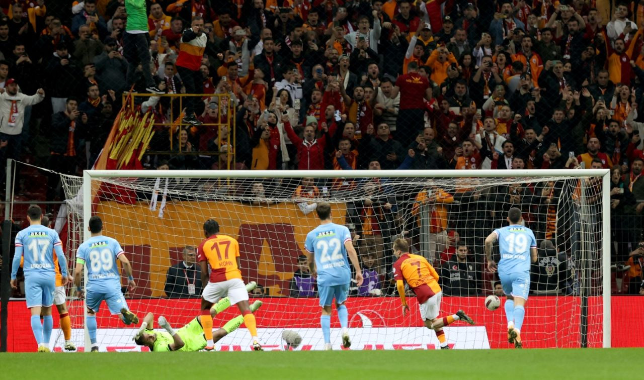 Eski hakemler yorumladı: Galatasaray'ın kazandığı penaltıda karar doğru mu? - Sayfa 1