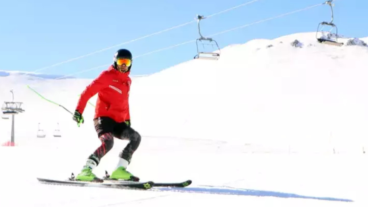17 yaşındaki kayakçı Erzurum'da madalya peşinde
