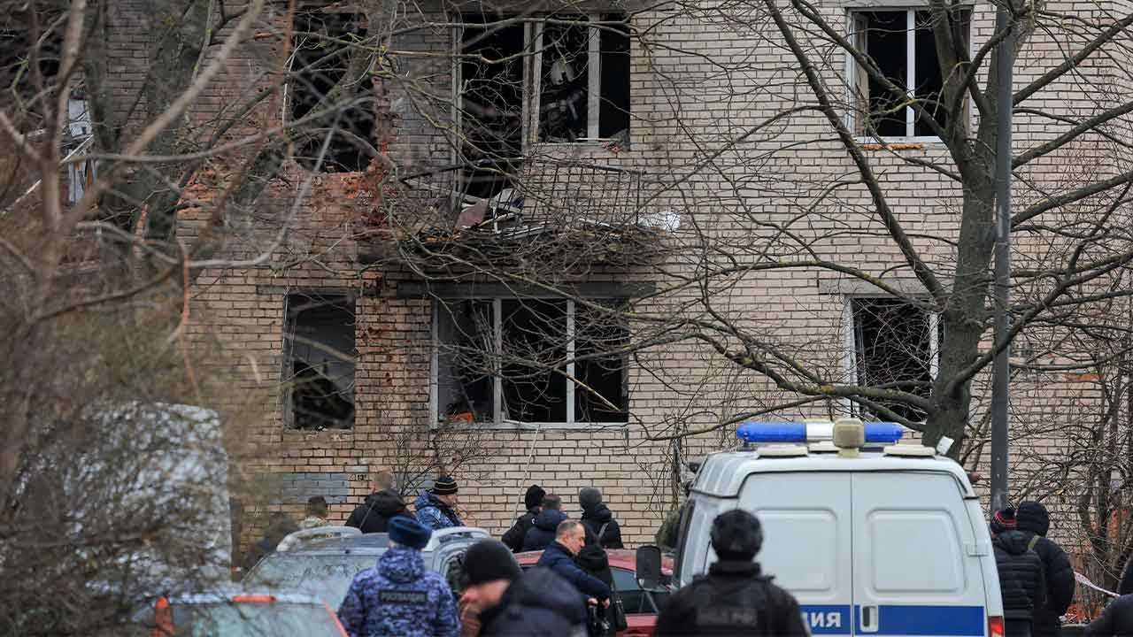 Rusya'nın St. Petersburg kentinde patlama sesi: 'Binaya İHA çarptı'
