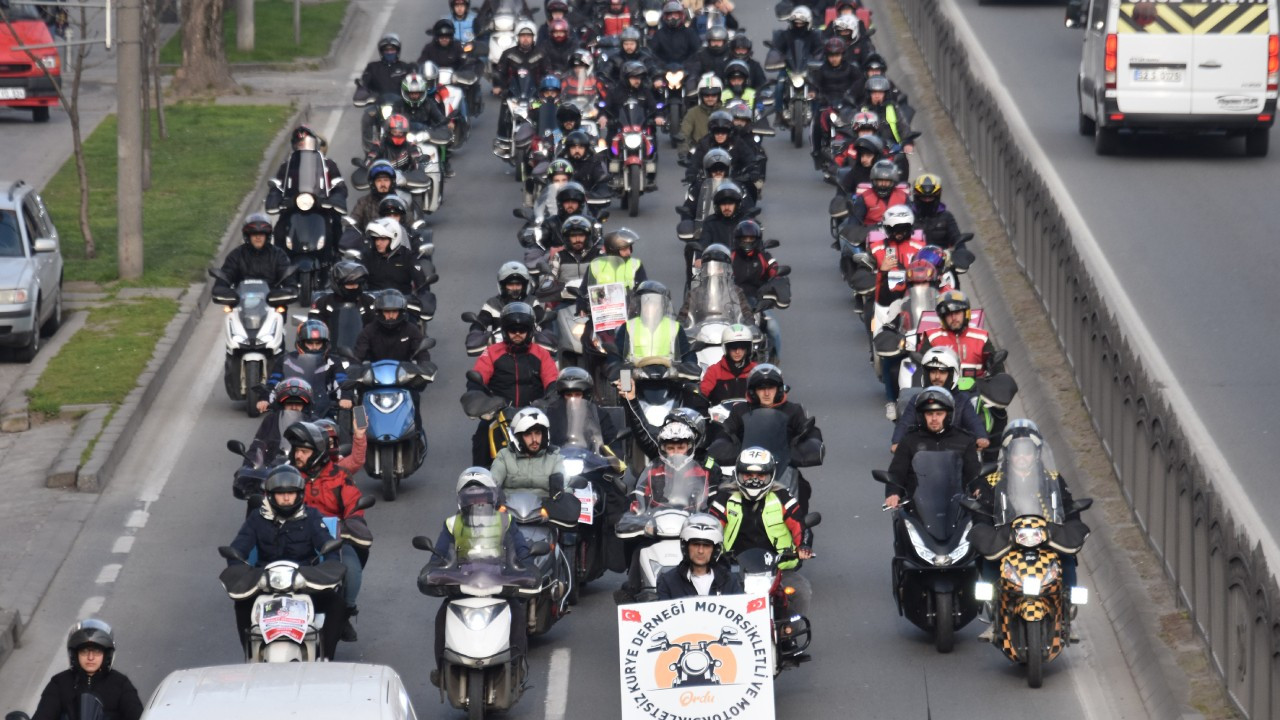 Motosikletli kuryelerden eylem: Trafikte biz de varız