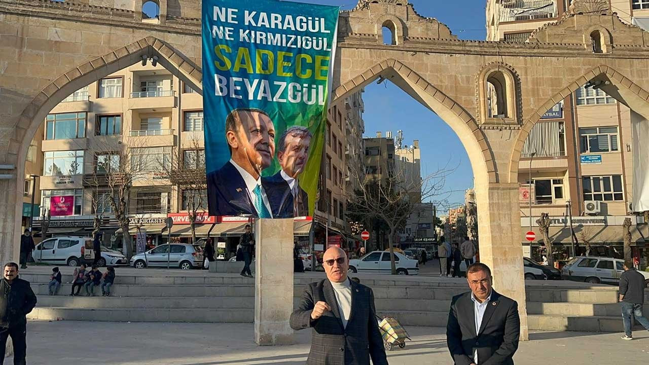 CHP'li Tanal'dan AK Parti'li başkanın afişine tepki: 'Halfeti’nin simgesi Karagül'ü kötüledi'