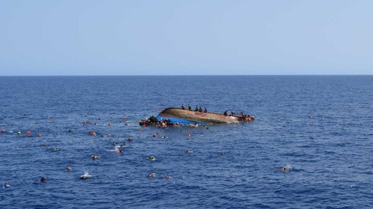 Manş Denizi'nde göçmen teknesi battı: 1 kız çocuk boğuldu