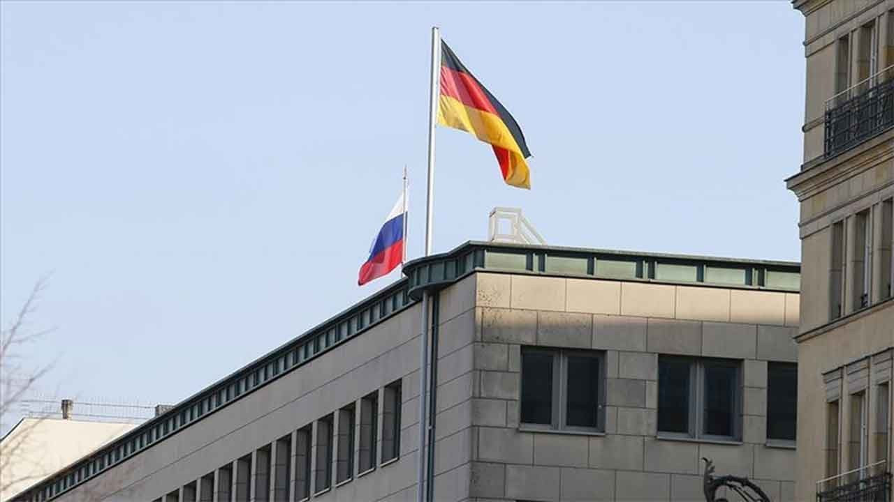 Rusya-Almanya hattında dinleme gerilimi: Büyükelçi bakanlığa çağrıldı