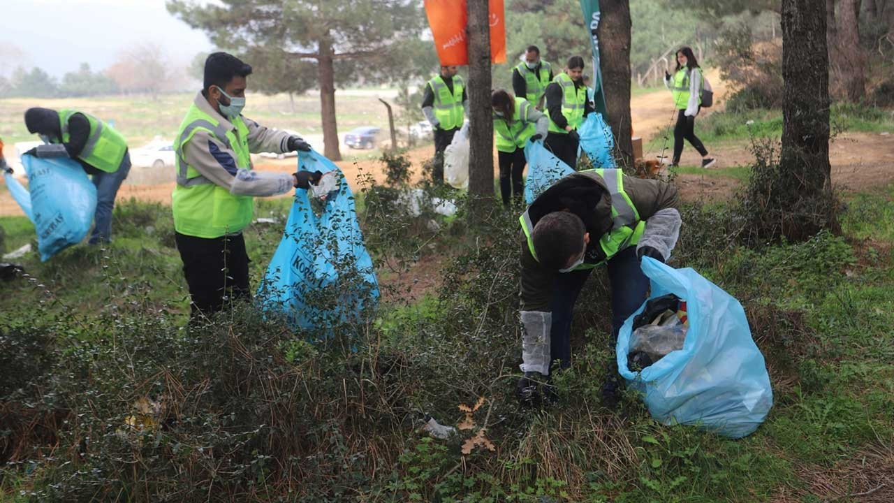 Kartal Belediyesi ve çevrecilerden Aydos Ormanı'nda temizlik